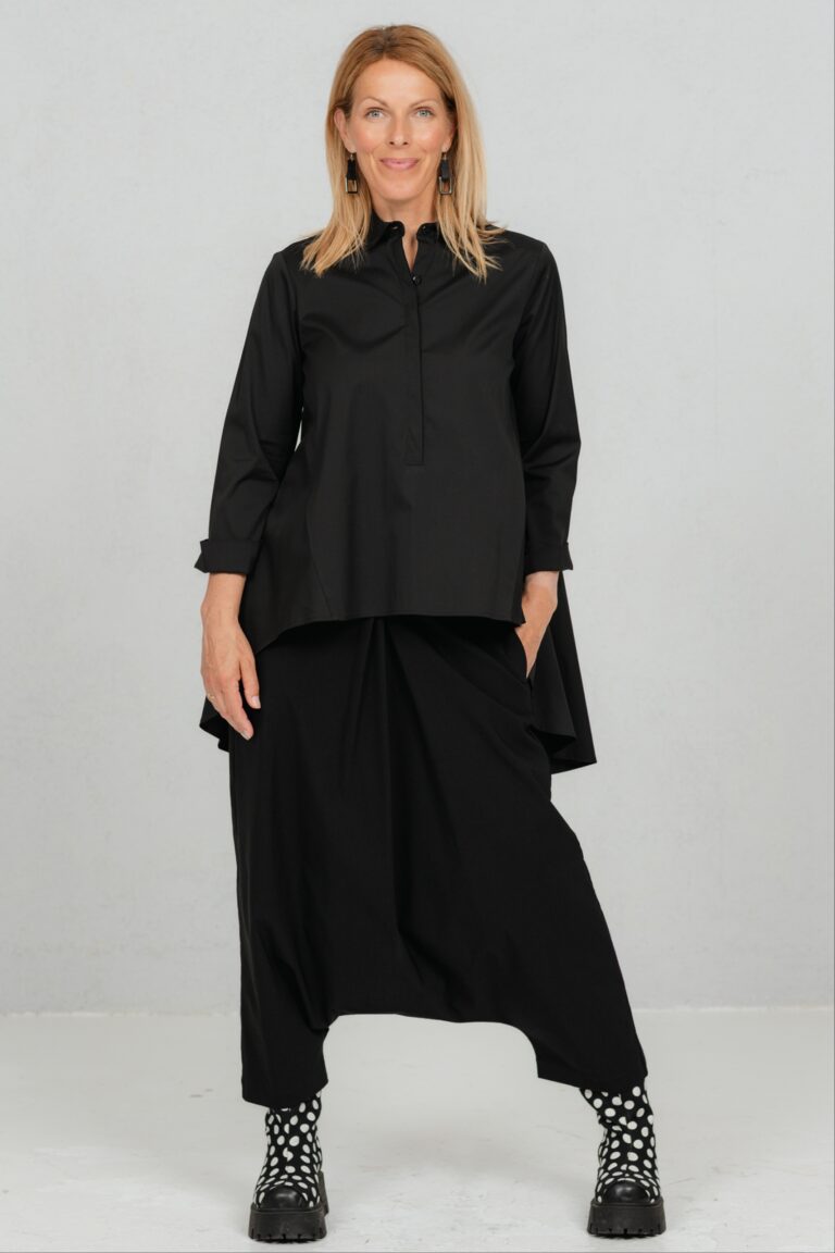 Yanagi, loose shirt blouse with a long back, black - Image 7