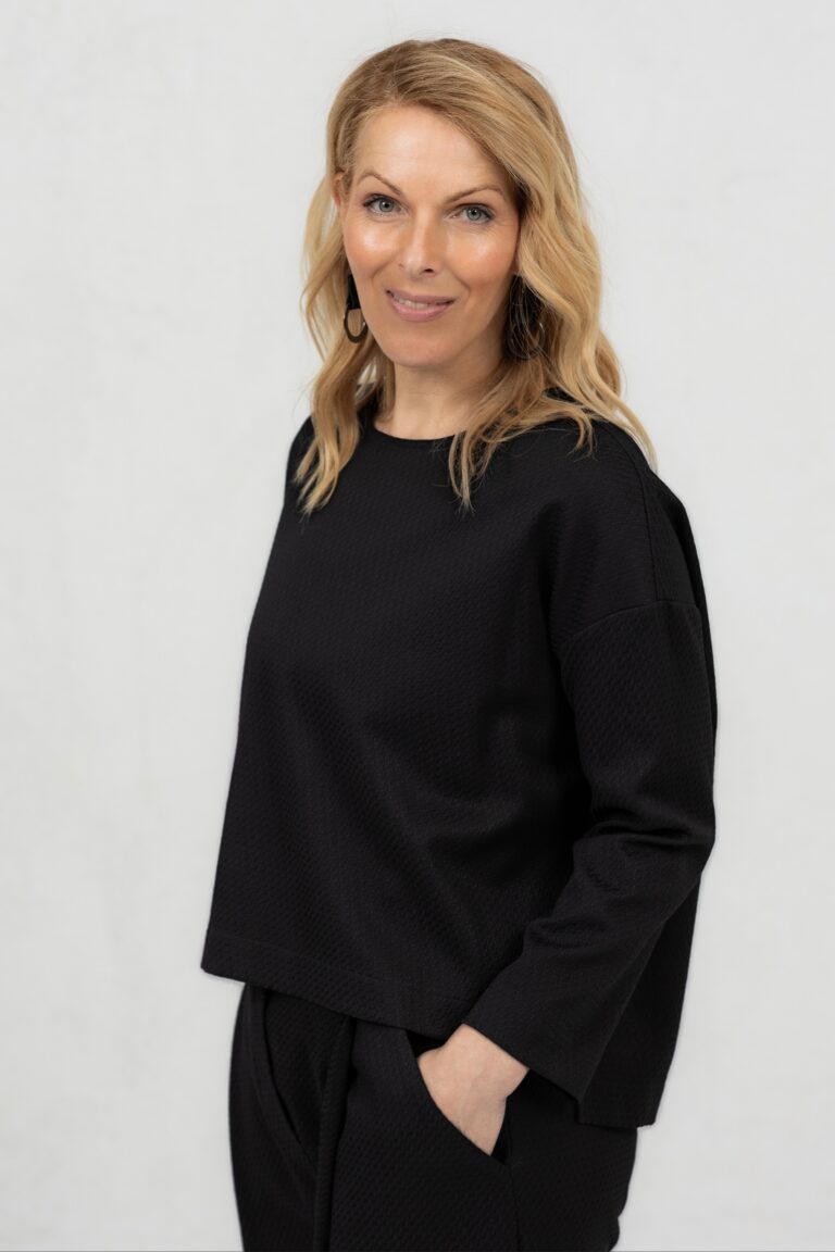 Daikon, textured pattern blouse