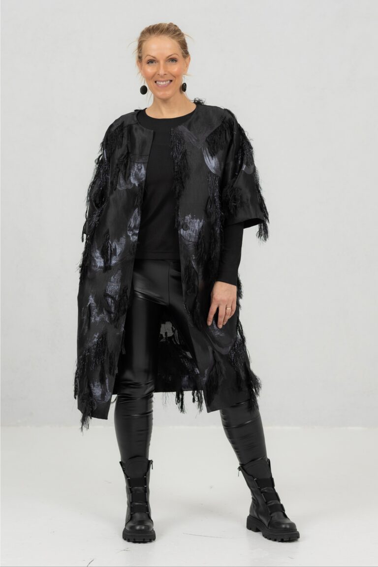 Kaze kimono jacket with fringes