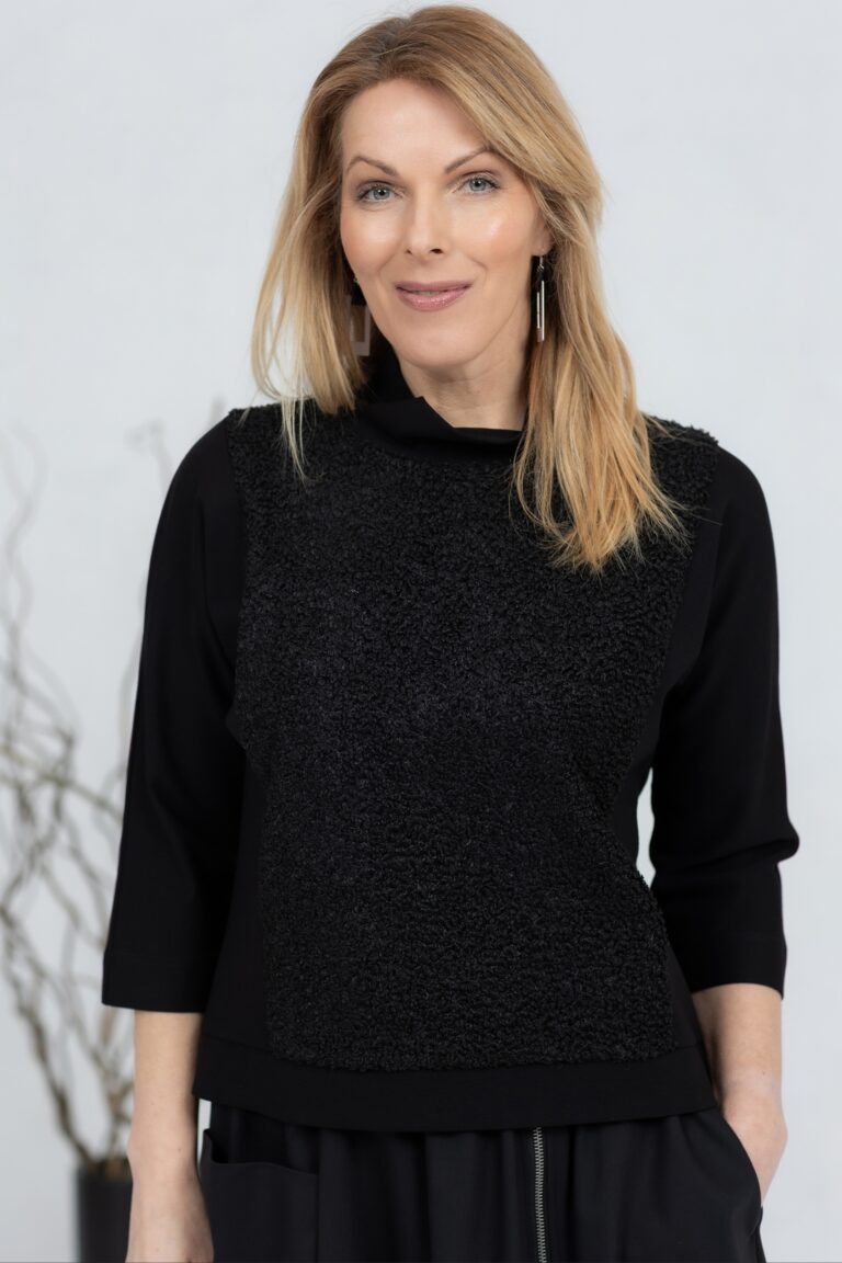 Kumaru blouse with fur details