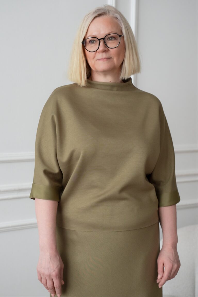 Scuba-viskoosist pluus Kaori