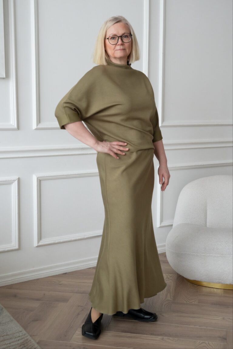 Scuba viscose skirt Tomi olive green + blouse Kaori