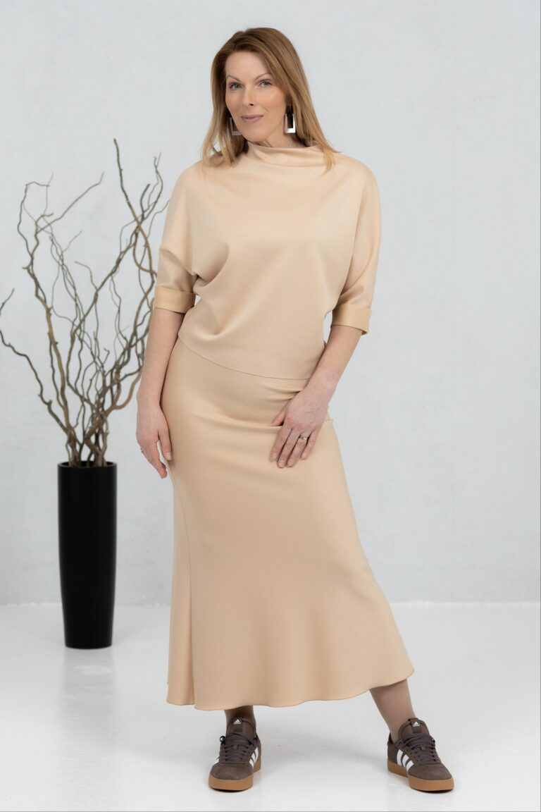 Beez skirt Tomi and viscose blouse Kaori