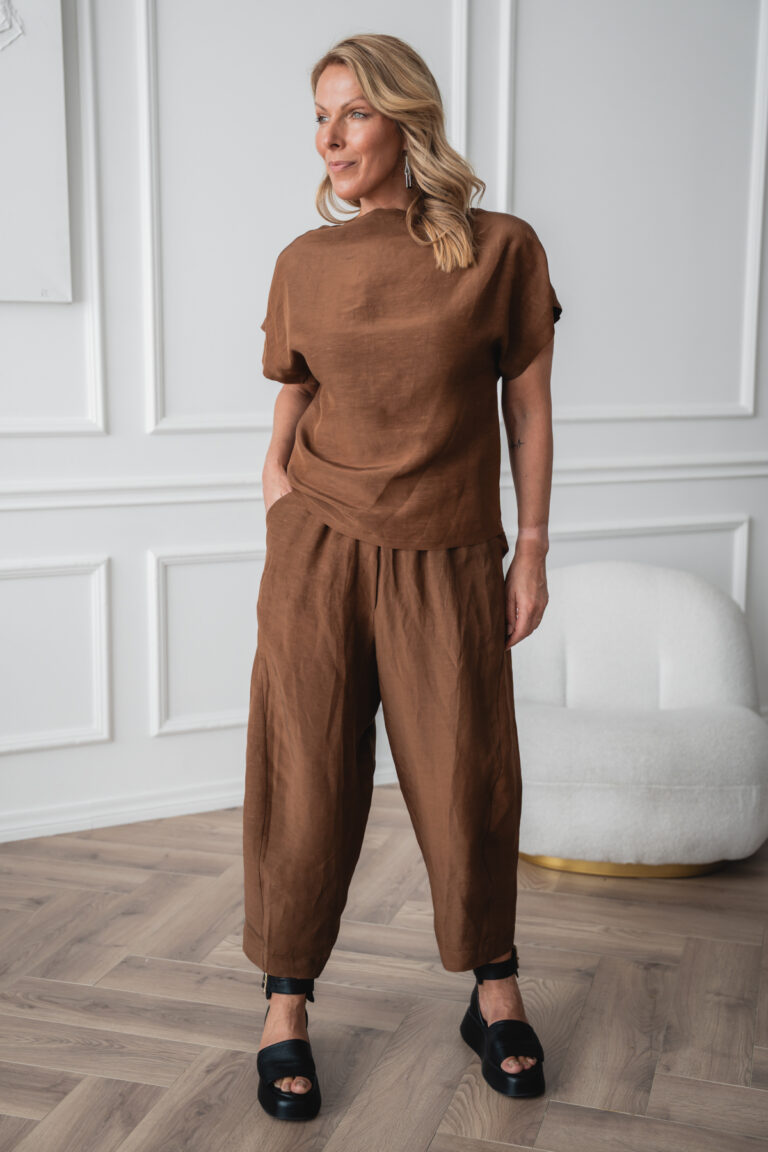 Summer light brown trousers Youso + Summer light roomy blouse Yoko