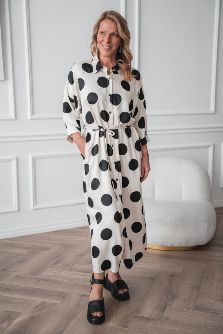 White viscose shirtdress with big bumps Mashi