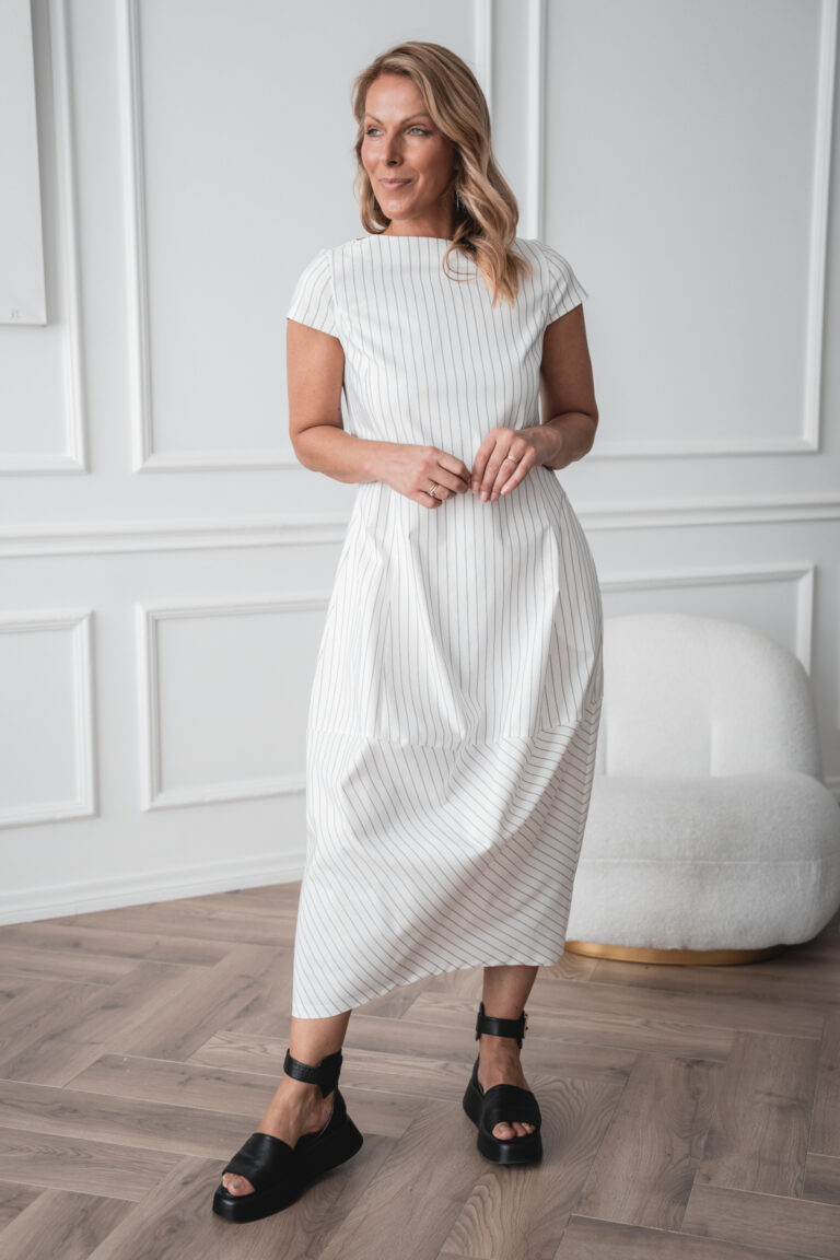 White balloon dress Akarui