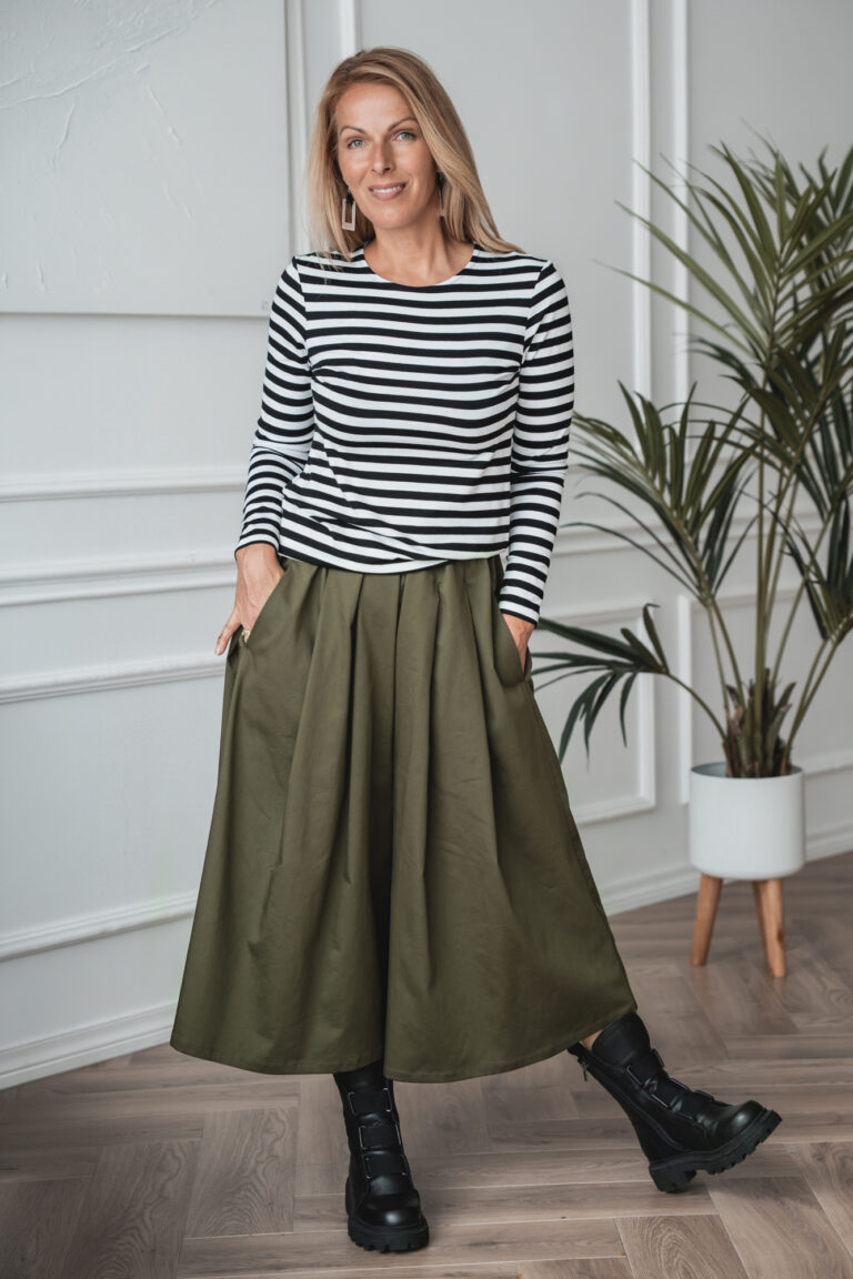Khaki-green Maiko+ skirt + striped Suruki blouse