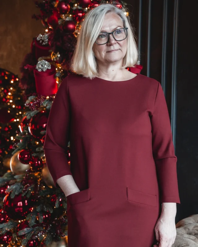 Red or black — which one’s calling your name this season? ❤️🖤
With the Hira dress, you don’t really have to choose — both bring their own kind of magic.
Classic, confident, and made to shine wherever the holidays take you. ✨
@justmust.eu 
 #naturallyyou #effortlesselegance #christmasstyle🎄 #estoniandesign #happywithjustmust #justmustbyewi #fashionintallinn #wearblack